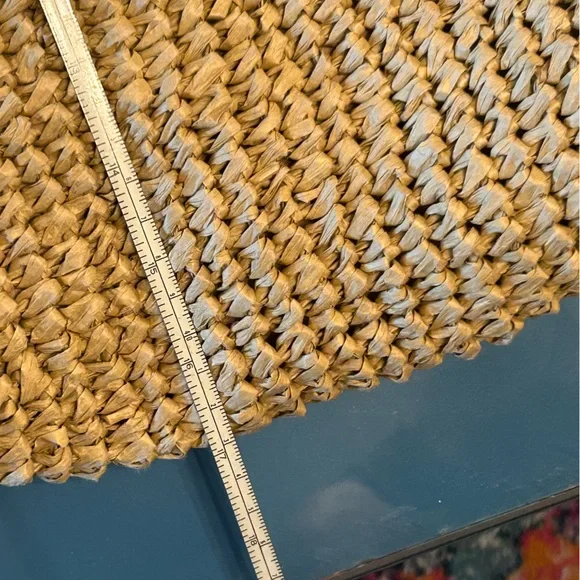 White House Black Market Stylish Gold and Tan Woven Women's Tote Bag - Picture 12 of 13